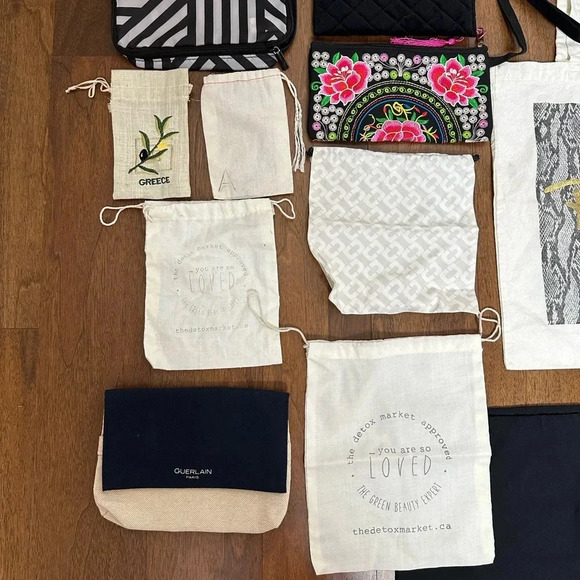 Bundle of Zippered Pouches and Dust Bags - Picture 2 of 10